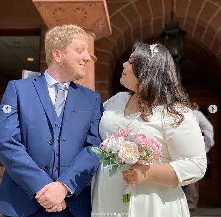 philza minecraft wife|Philza Minecraft [Dream SMP] Wiki, Age, Height, Wife, Family  .